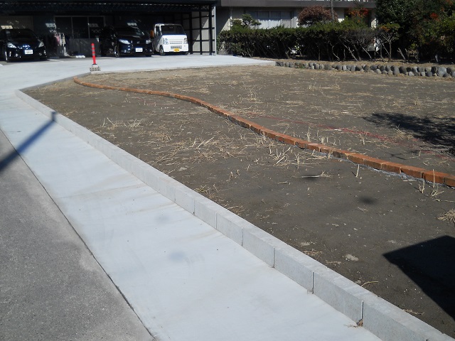 名古屋市K様邸　芝貼り造園工事(3)BEFORE